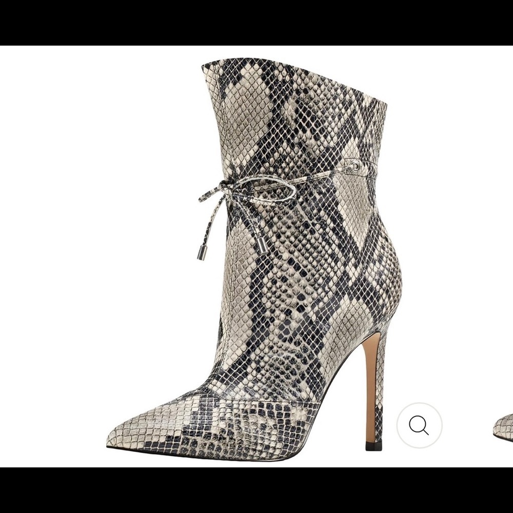 Genuine Leather Natural Snake Skin Print Nine West Tirzah Ankle Boots 6.5